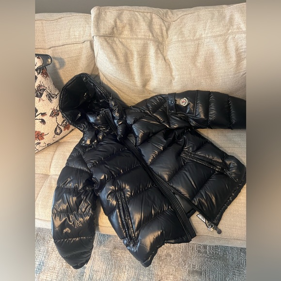 MONCLER BESAR GIUBBOTTO ブラック サイズ4 m_6535e2f87f29dd3d1c319ebf.jpg